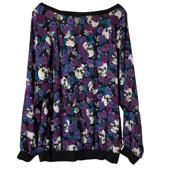 Torrid Skulls and Flowers Sheer Chiffon Top Size 2 - Picture 2 of 10
